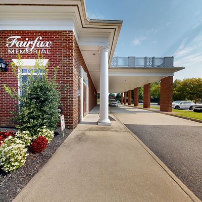 Family Drop Off in Fairfax Memorial Funeral Home