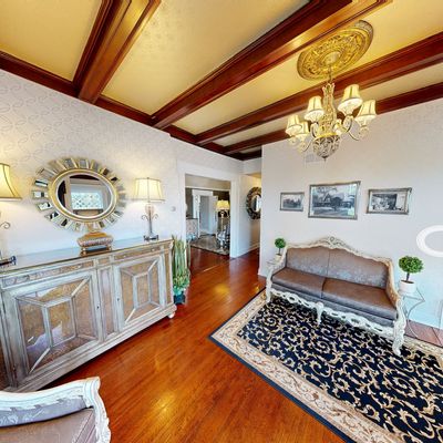 Mansion Foyer in Garden Venue