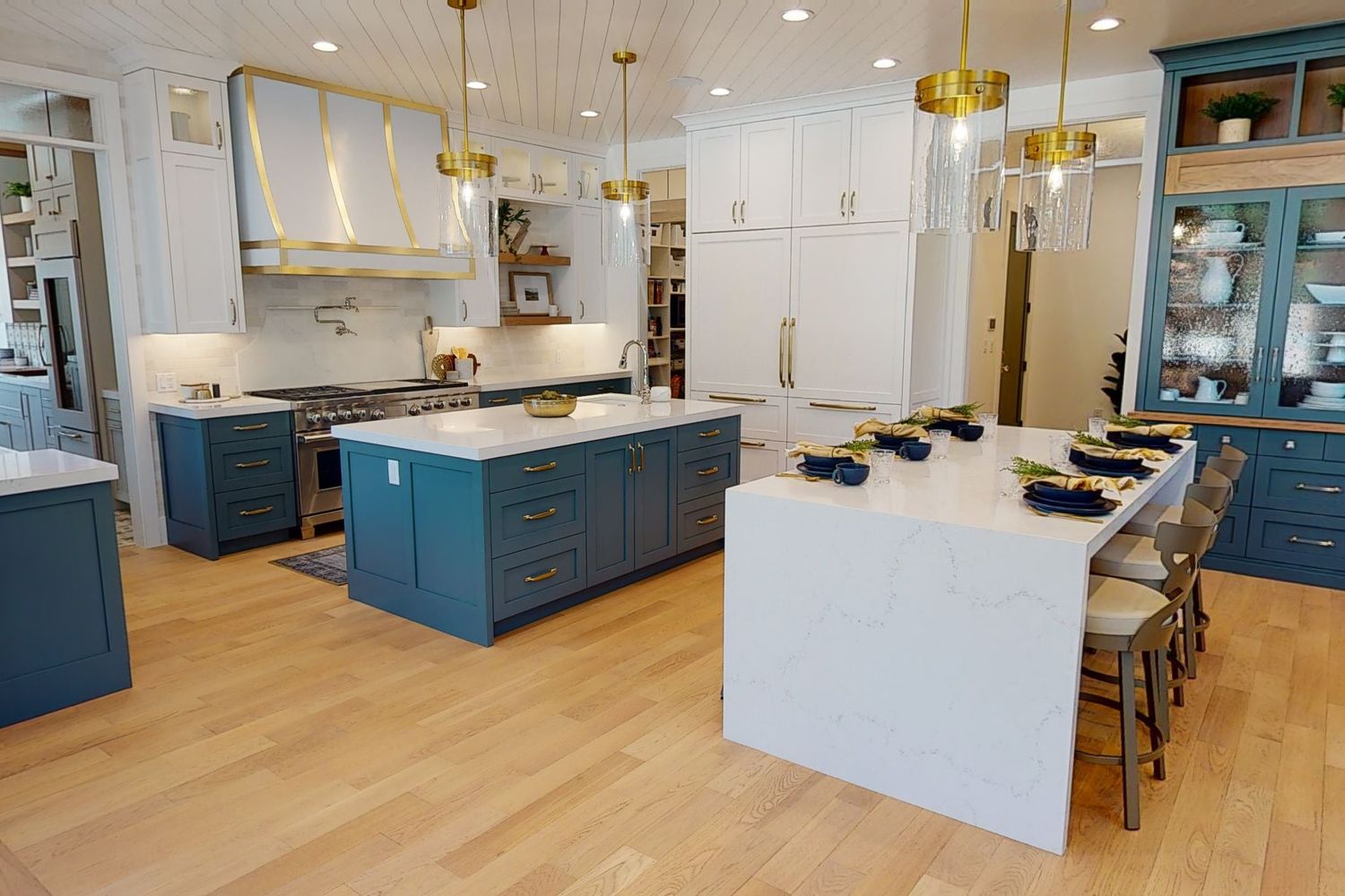Tour The Alpine Swoop from allisoncampbelldesign on Openhaus