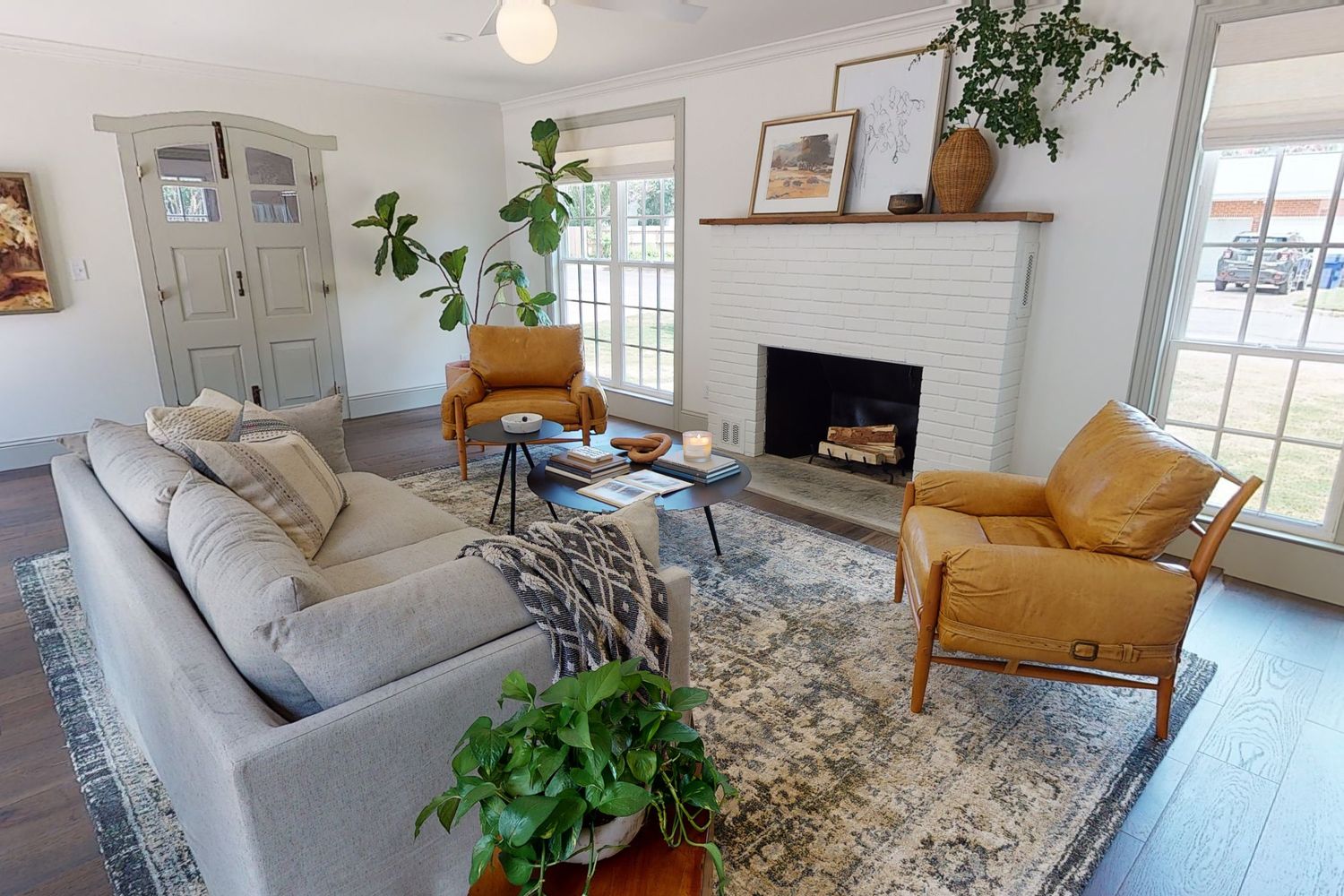 Tour Fixer Upper Home—Season 1, Episode 9 from Magnolia on Openhaus